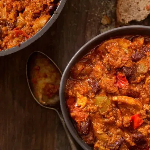 Chili con carne and chorizo